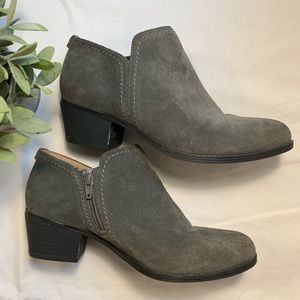 Naturalizer | “Zarie” Elephant Gray Suede Booties